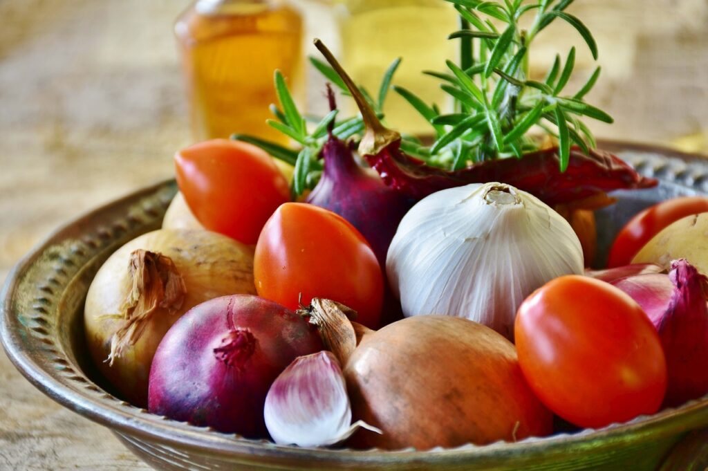 onion, red, yellow